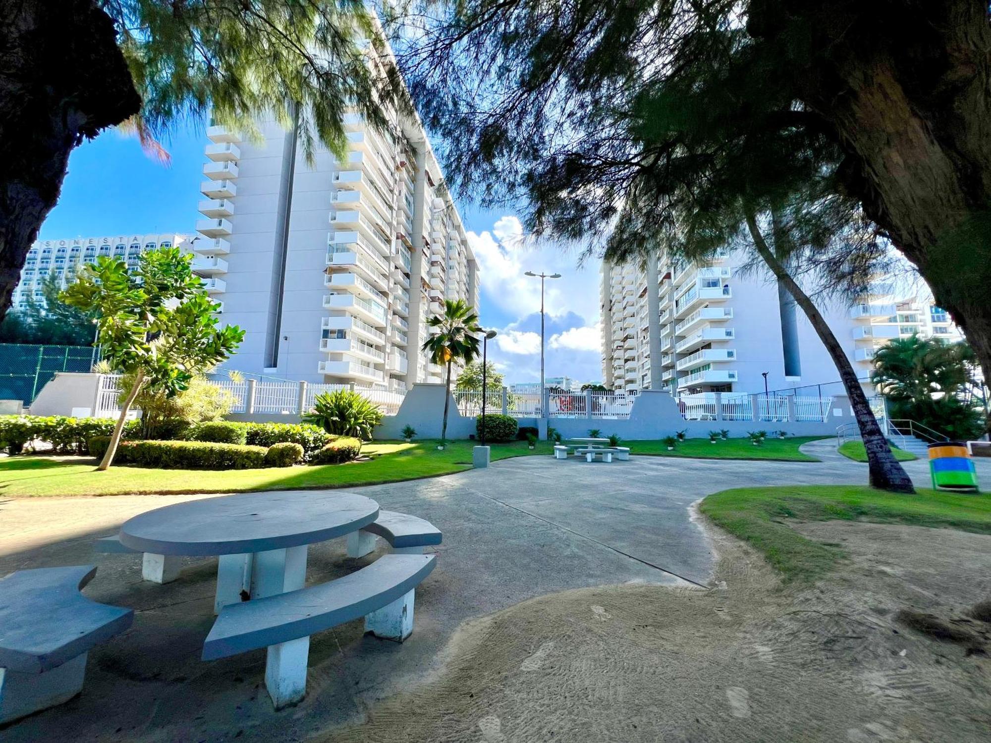 Ocean View Apt On Isla Verde In A 14Th Floor San Juan Exterior photo