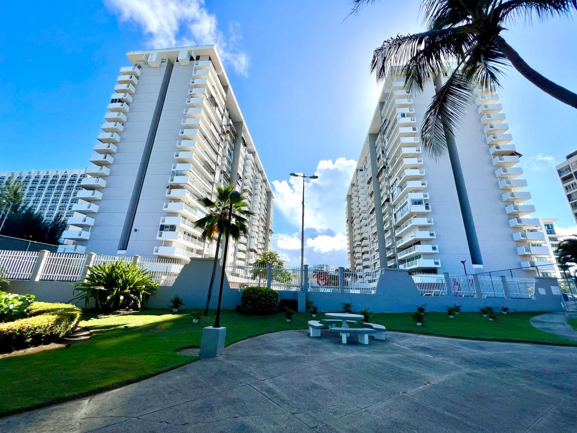 Ocean View Apt On Isla Verde In A 14Th Floor San Juan Exterior photo